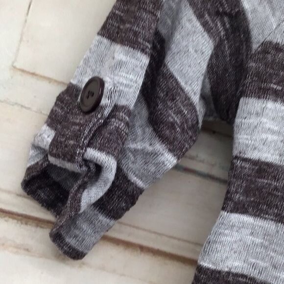 BCX Layered Top  XS USA White Build in Shirt with Gray 2 Tone Cover Shirt - Picture 9 of 9